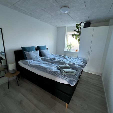Nyrenoveret Lejlighed Med Balkon Og Parkering Esbjerg Esterno foto