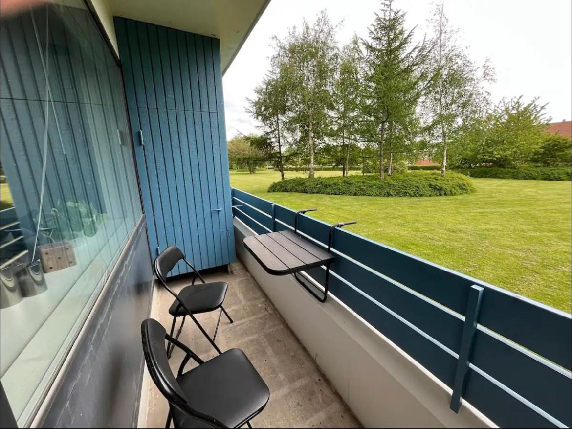 Nyrenoveret Lejlighed Med Balkon Og Parkering Esbjerg Esterno foto
