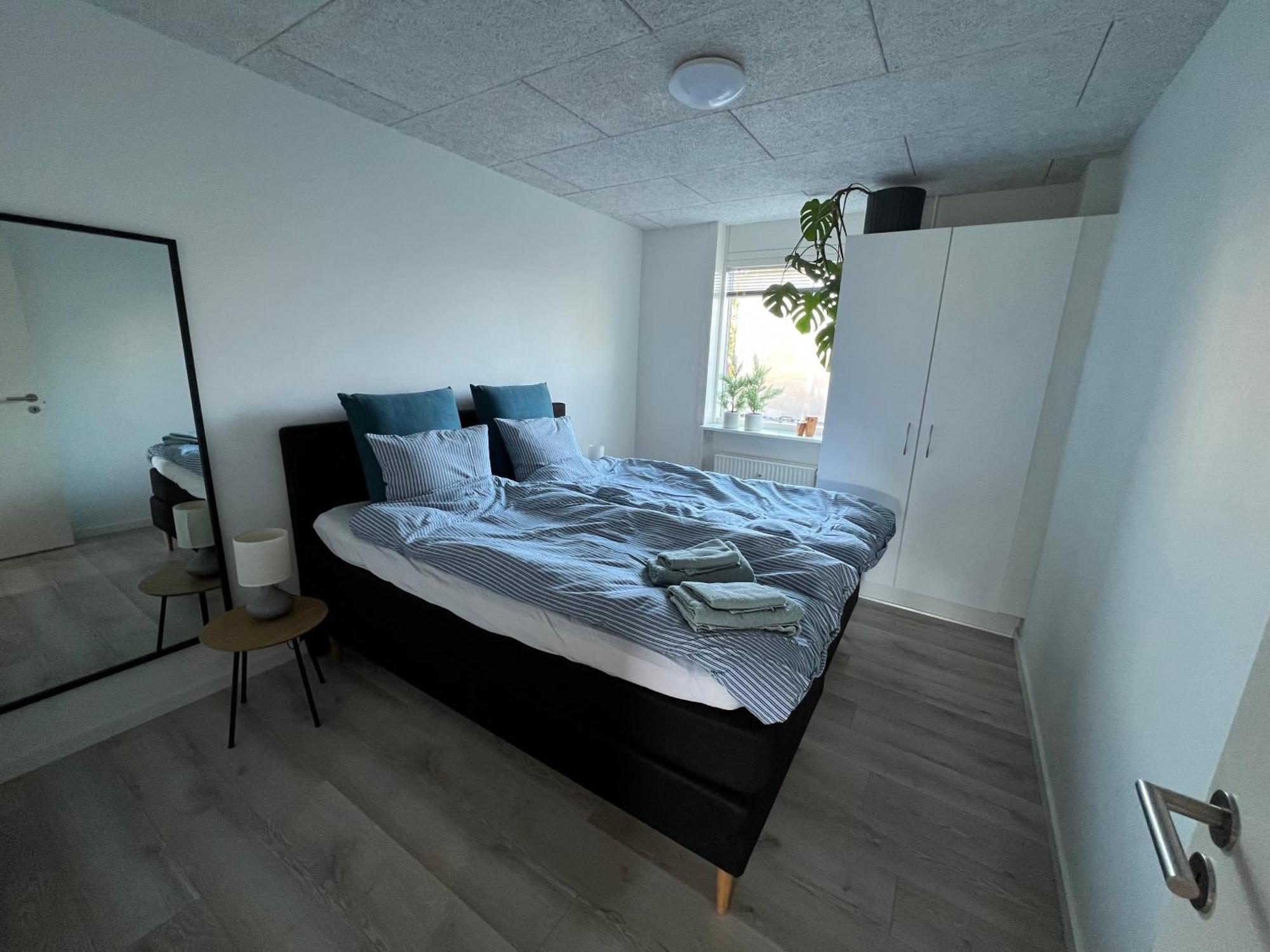 Nyrenoveret Lejlighed Med Balkon Og Parkering Esbjerg Esterno foto